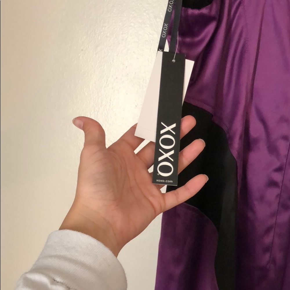 Dress - Picture 3 of 3